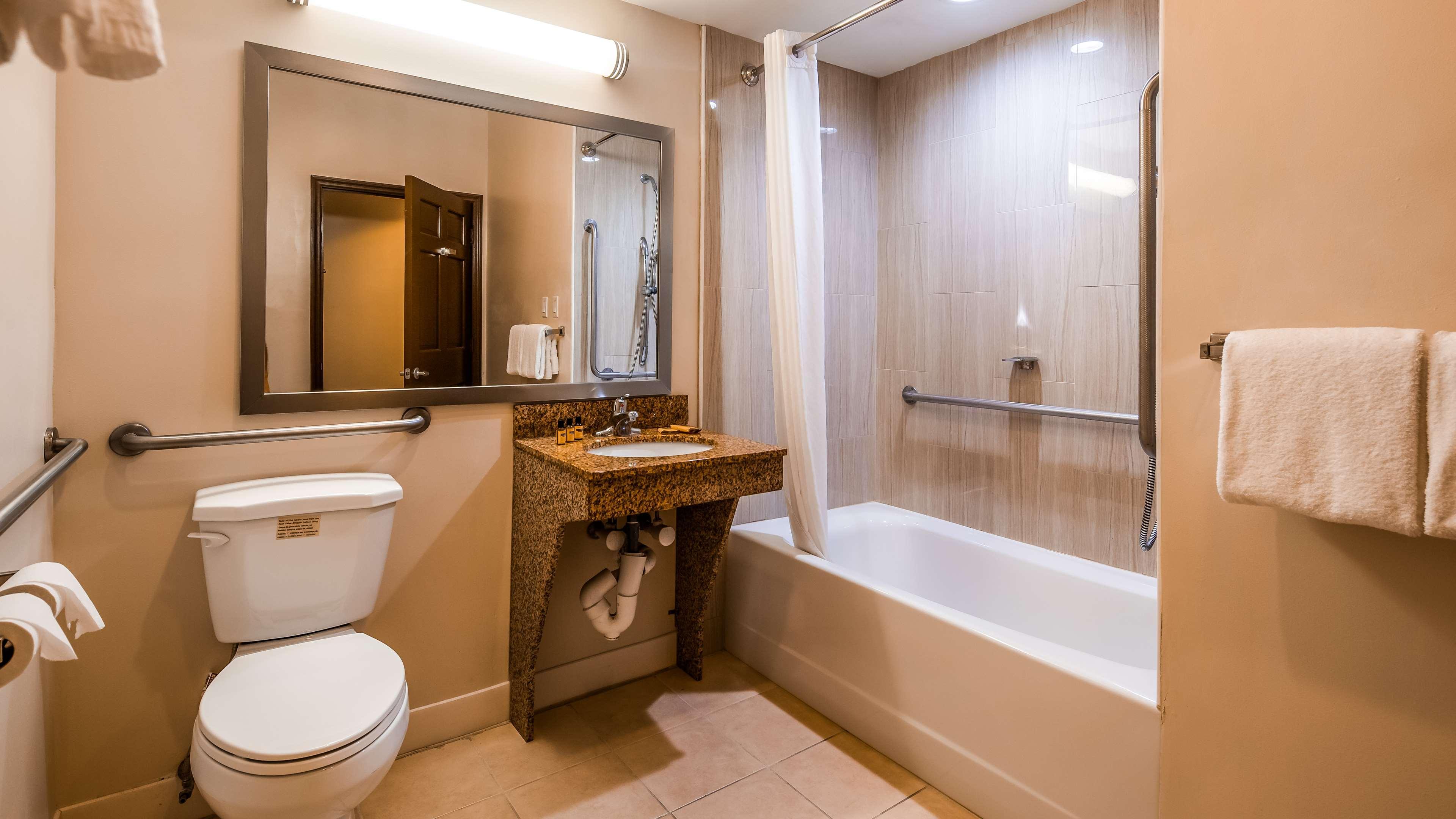 Best Western Plus The Inn & Suites At The Falls Poughkeepsie Dış mekan fotoğraf