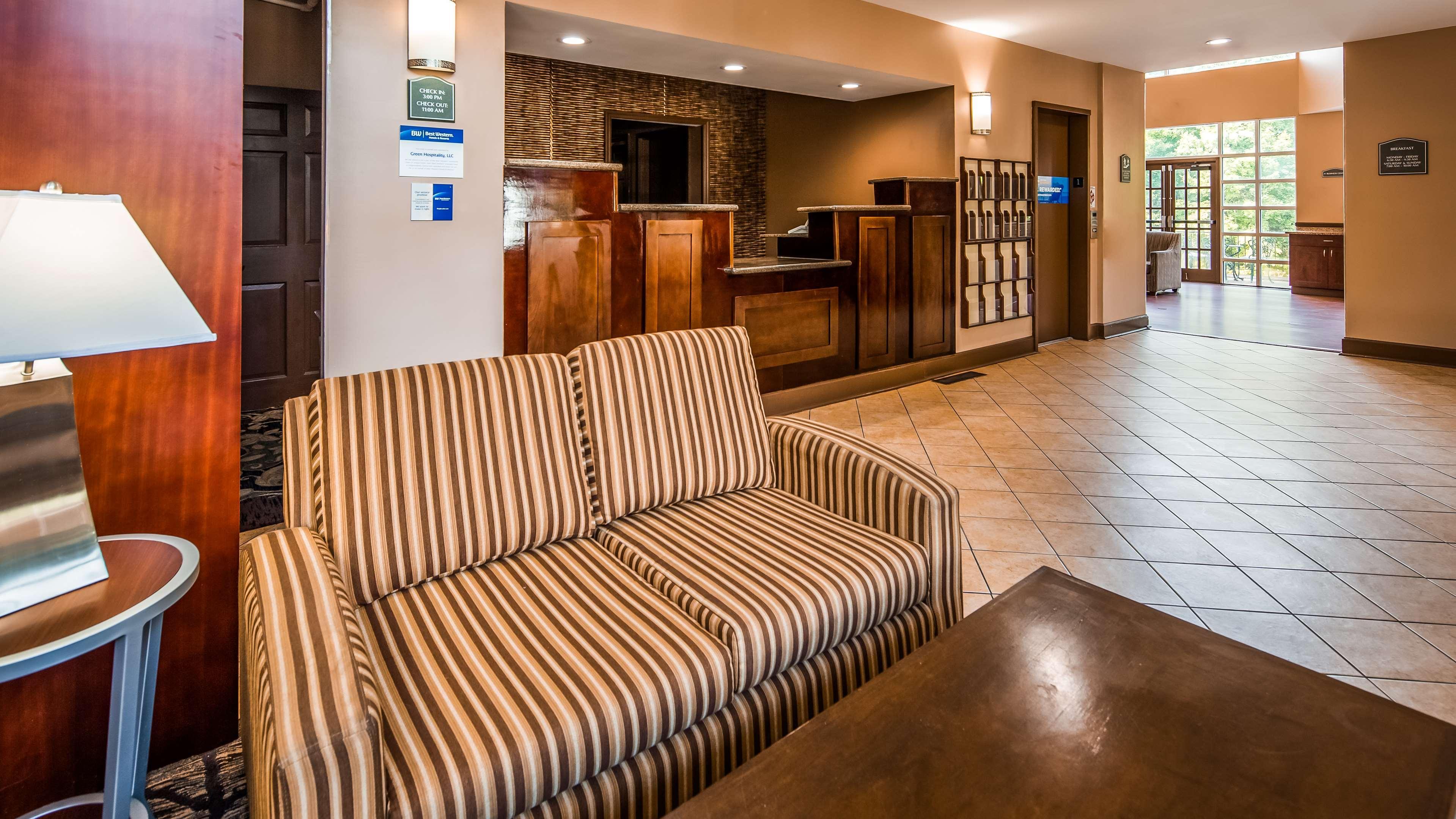 Best Western Plus The Inn & Suites At The Falls Poughkeepsie Dış mekan fotoğraf