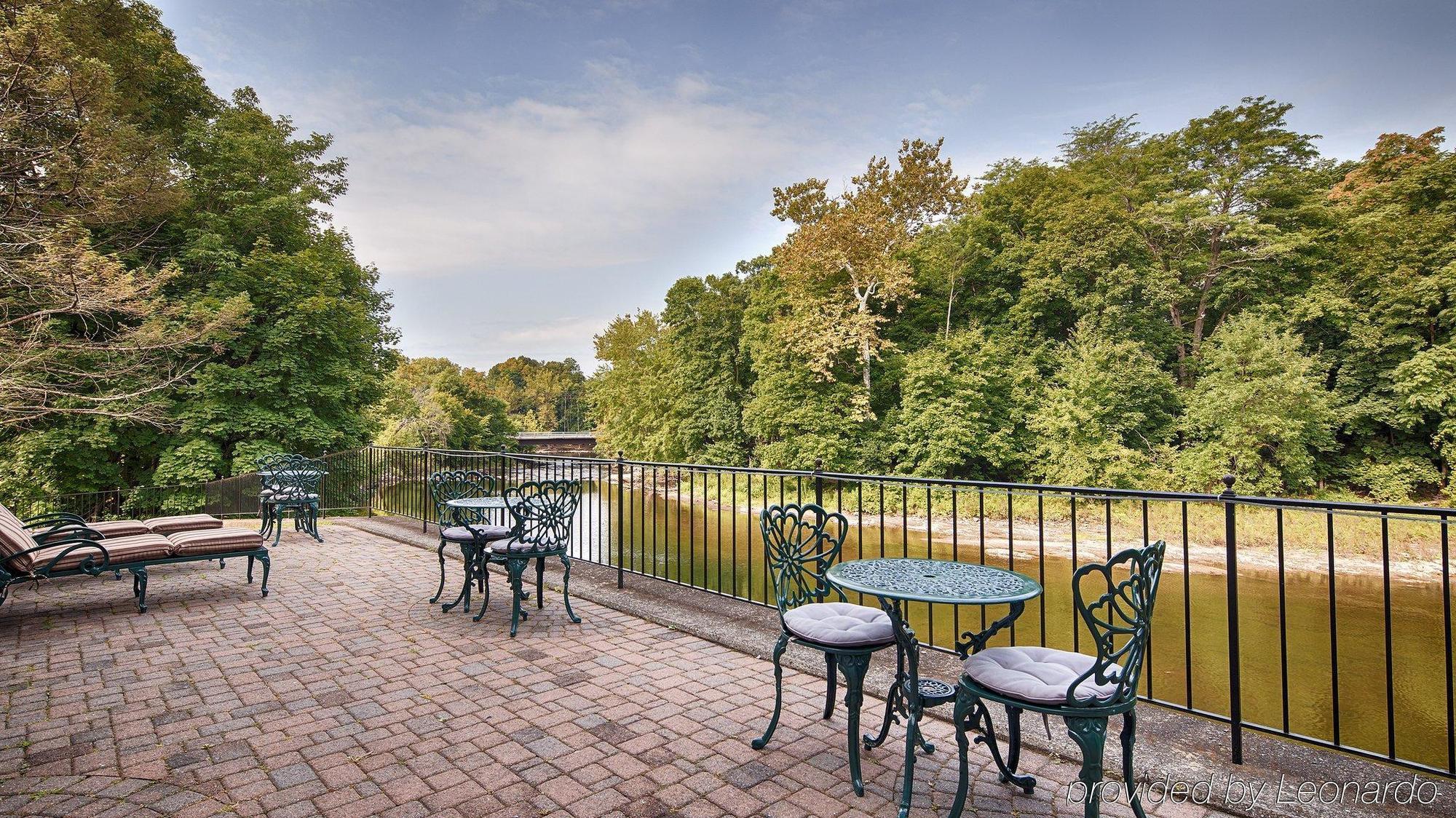 Best Western Plus The Inn & Suites At The Falls Poughkeepsie Dış mekan fotoğraf