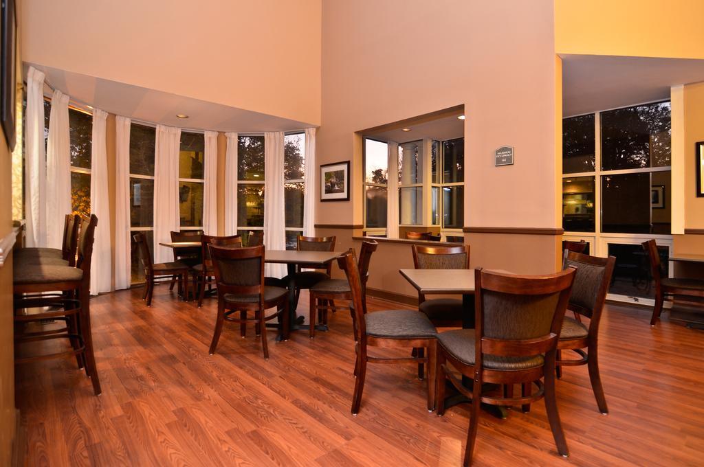 Best Western Plus The Inn & Suites At The Falls Poughkeepsie İç mekan fotoğraf