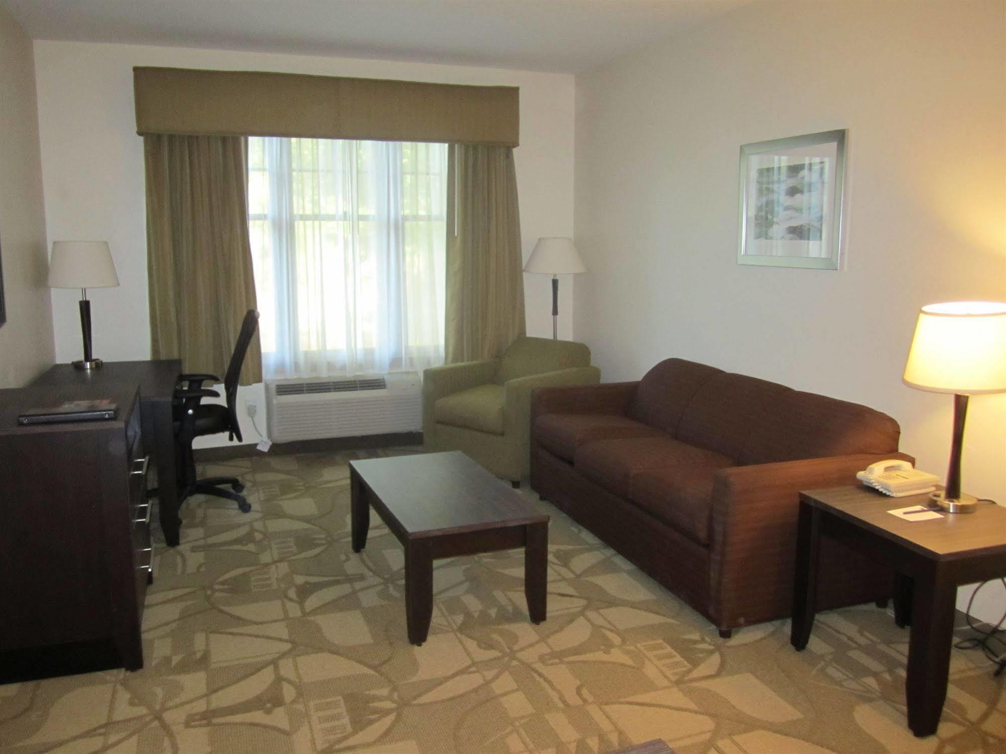 Best Western Plus The Inn & Suites At The Falls Poughkeepsie Dış mekan fotoğraf