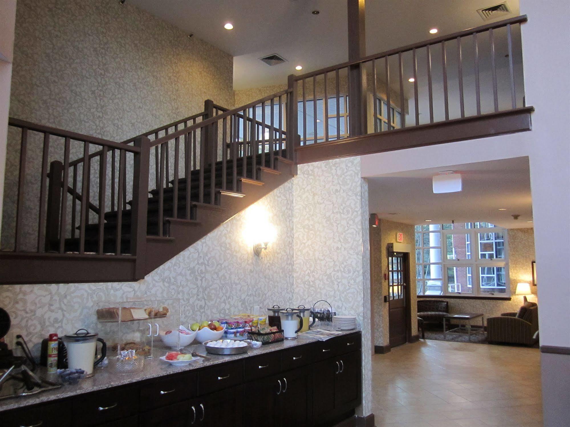 Best Western Plus The Inn & Suites At The Falls Poughkeepsie Dış mekan fotoğraf