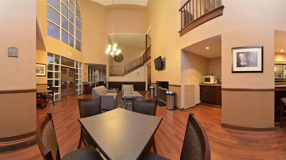 Best Western Plus The Inn & Suites At The Falls Poughkeepsie Dış mekan fotoğraf